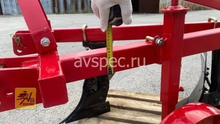 Плуг корпусный 1l-330